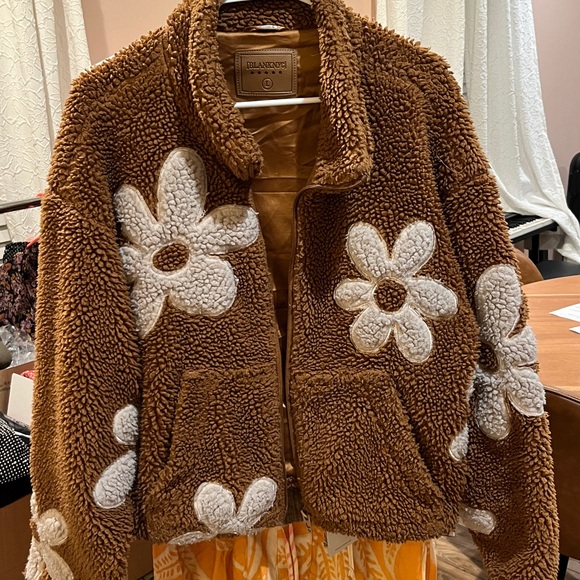 Blank NYC Brown Sherpa Jacket with Cream Floral Accent - Picture 1 of 5
